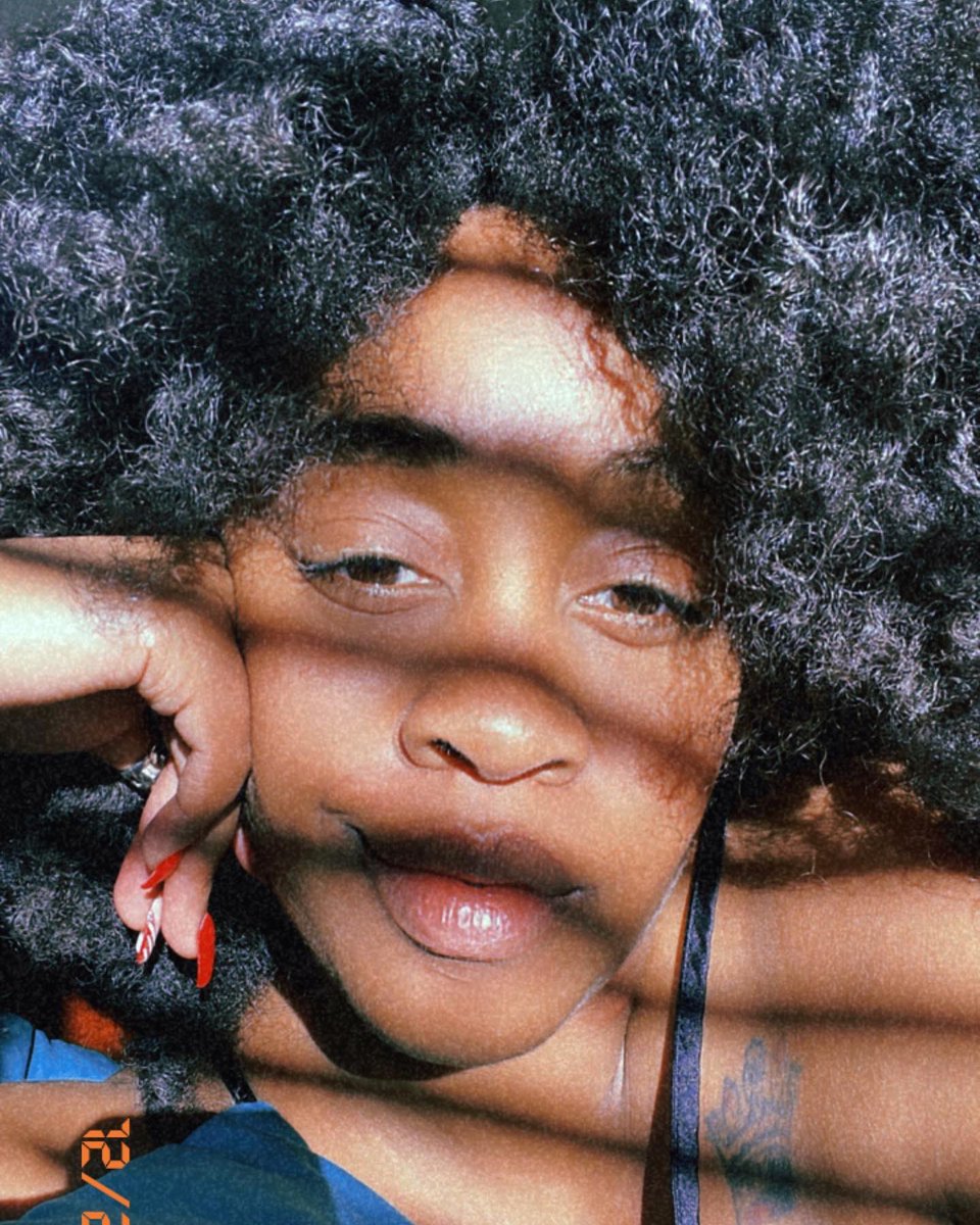 lyricallyee's tweet photo. I love when God smiles on me . 
•
•
•
Remember he’s always smiling on you too. 
#sunkissed
#smile
#love
#blessed
#grateful 
#wellnesswednesday
#naturalhair 
#bare https://t.co/ocwSgilavj