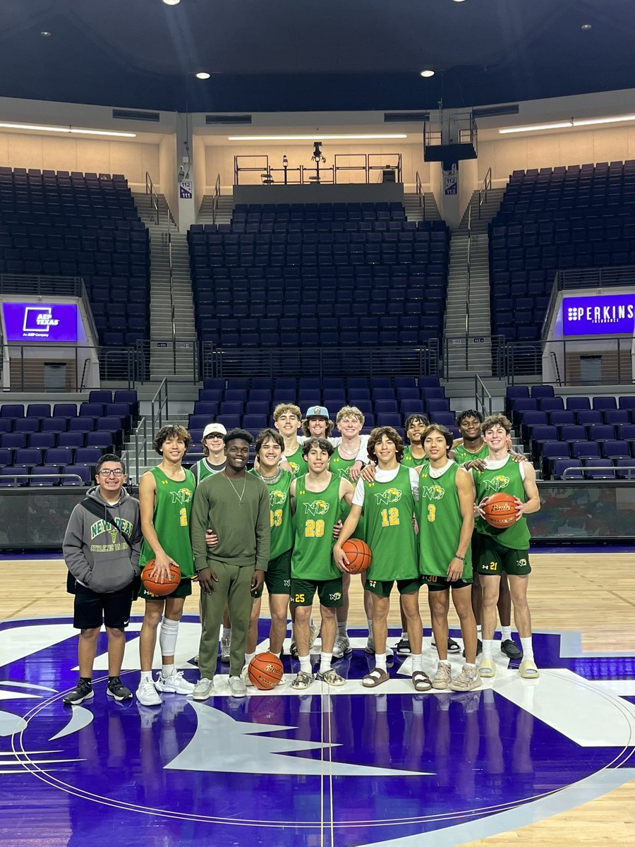 Thank you <a href="/ACU_MBB/">ACU Men’s Basketball</a> <a href="/BretteTanner/">Brette Tanner</a> for letting practice before our game today!