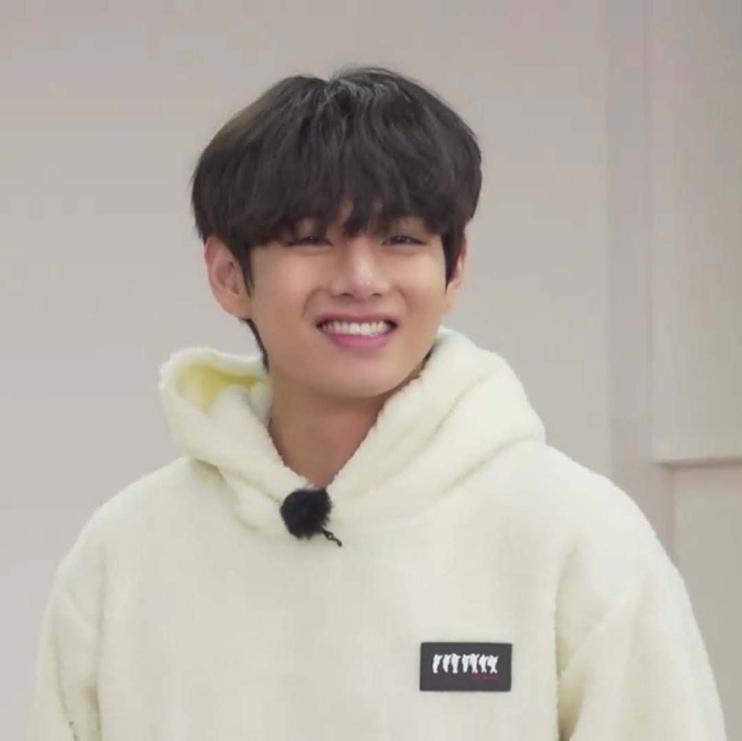 jeonartjin's tweet photo. in my opinion taehyung has a bear and tiger duality https://t.co/Rj8Mkys7v2
