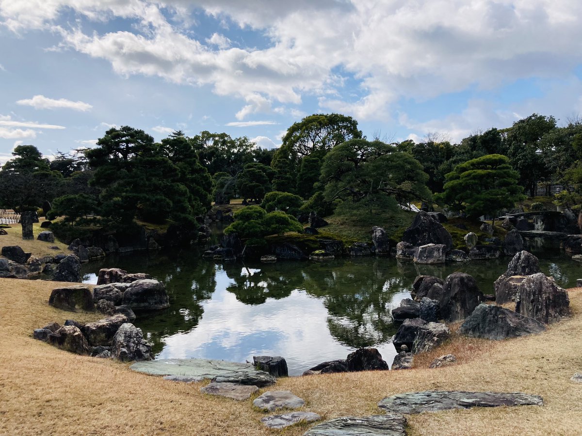 hidetanidesu's tweet photo. 京都へプチ旅行してきました🚃

500年前だと将軍や一部の階級しか見れなかった光景。

当時ここでどんな会話が繰り広げられたのか想像するだけで色々と感慨深いものがありました😌 https://t.co/qyWQsuenPM