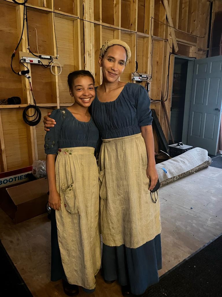 a little bts of Carrie and her mama! all episodes of <a href="/KindredFX/">Kindred</a> are now streaming on <a href="/hulu/">Hulu</a>. ❤️ #KindredFX