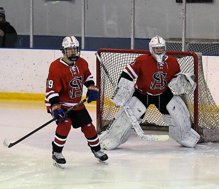Spalding Boys Varsity-1 Ice Hockey defeats Bishop O’Connell 4-3 in their first game of the Purple Puck tournament! #GoCavs Photo Credit: Liz Johnson <a href="/SpaldingHockey/">Spalding Boys Ice Hockey</a>