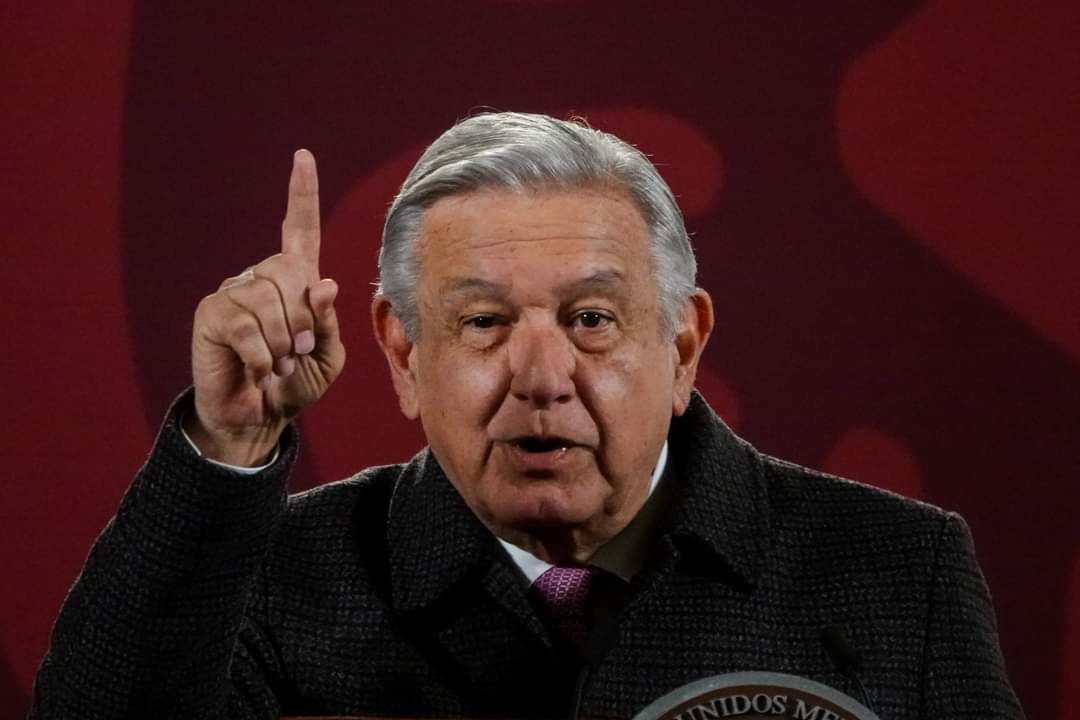 ilRafafa's tweet photo. Dedo arriba quien considere que este imbécil es lo peor que le pudo pasar a México.
👆🏻
#LopezMiserableMentiroso https://t.co/SLwVd0IoOb
