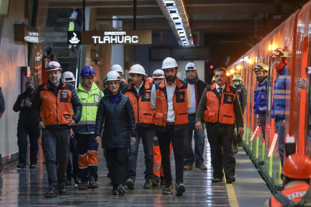 Claudiashein's tweet image. Les informo que a partir del 15 de enero reiniciará operaciones el tramo subterráneo de la Línea 12 de Mixcoac a Atlalilco. 

La rehabilitación se realizó con estricto apego a las recomendaciones del Comité Técnico Asesor por lo que se ofrecerá un servicio seguro a l@s usuarios.