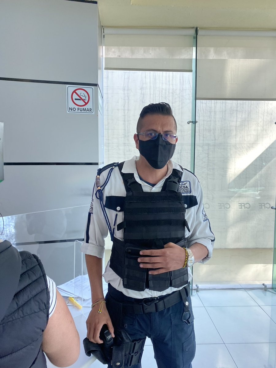 m_clmc's tweet photo. @CFEmx @CFE_Contigo lamentable atención por parte de la srita. OFELIA GALVEZ a (y el elemento de seguridad “JESÚS”)  en sucursal CFE Santa Anna,@rocionahle, ya se tiene una demanda en  @Profeco - se siguen negando a realizar la reconexión: @CFEmx #CFEcontigo #profeco #CDMX https://t.co/Ju9d0Luj8A