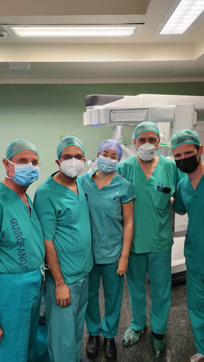 JordiTarasco's tweet photo. Un placer ayudar a la Dra.Vanesa Concepción y a @RajeshGian, amigos del Hospital de la Candelaria de Tenerife, a realizar sus dos primeros  RTR-RYGBP con DaVinci Xi. ¡Enhorabuena!  @hgermanstrias #SoMe4Surgery @aec_obesidad @abexDaVinci https://t.co/GfXbkDug8e