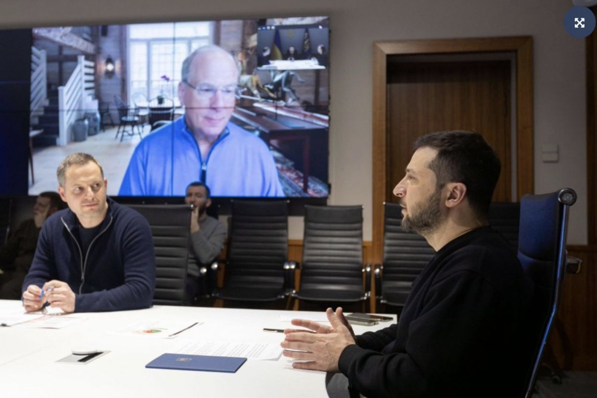 JayinKyiv's tweet photo. Whoa..

Larry Fink, CEO of Blackrock talking Ukraine reconstruction with Zelensky.

BlackRock is the biggest of the big, bigger than most central banks. https://t.co/g43pITNb10