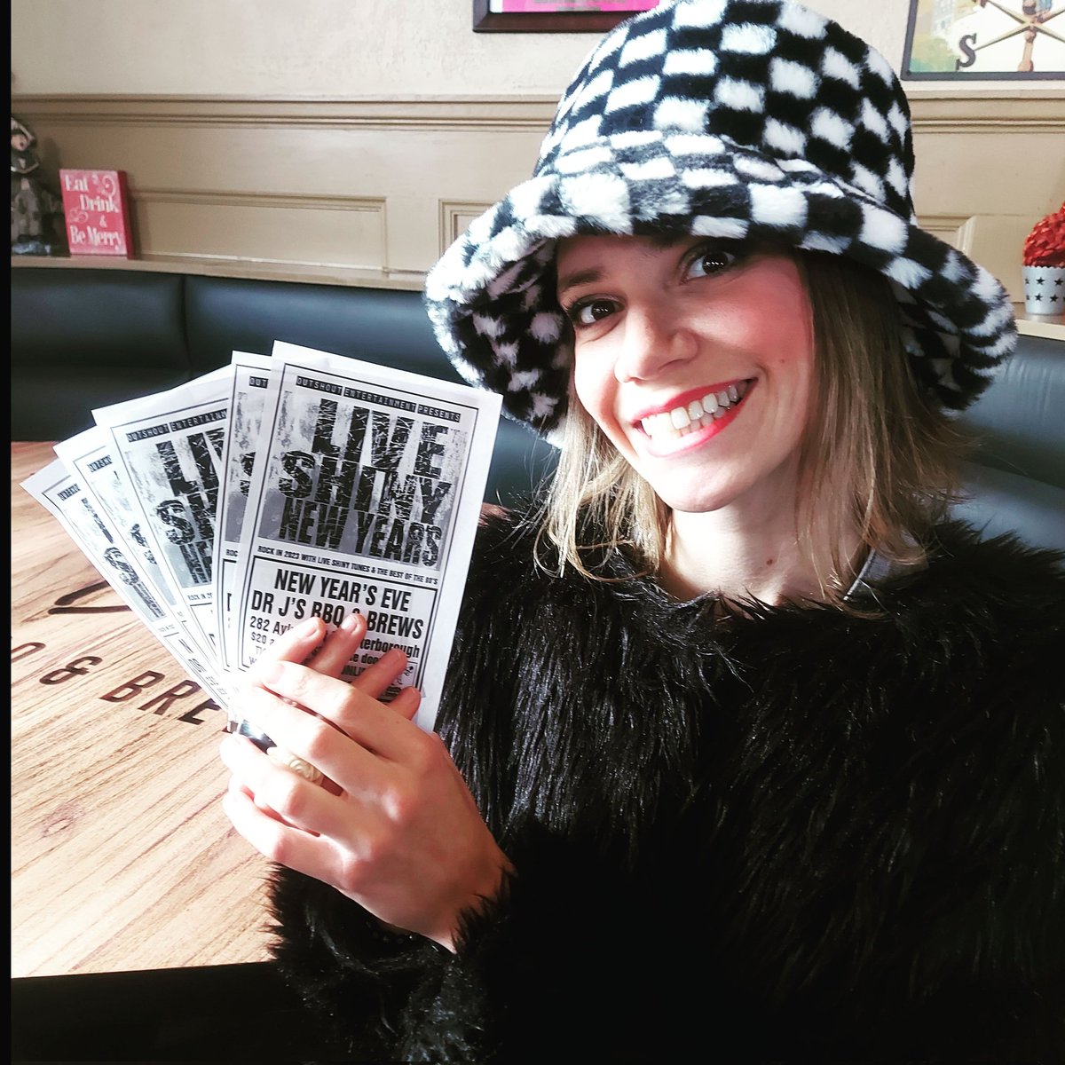 Our #NewYearsEve #rockshow <a href="/DRJSBBQnBREWS/">DRJSBBQ</a> is almost sold out! Get your tickets at Dr J's or online eventbrite.com/e/live-shiny-n…