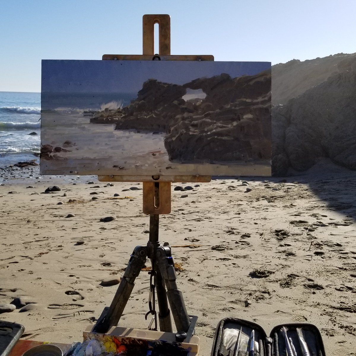 JoshuaBeen's tweet photo. ✅️Spend time at the beach with the family.
✅️Get some work done.
✅️Repeat.

#oilpainting #art #artteacher #liveyourbestlife #painting #pleinair #theoffice https://t.co/SMbkilXnSL