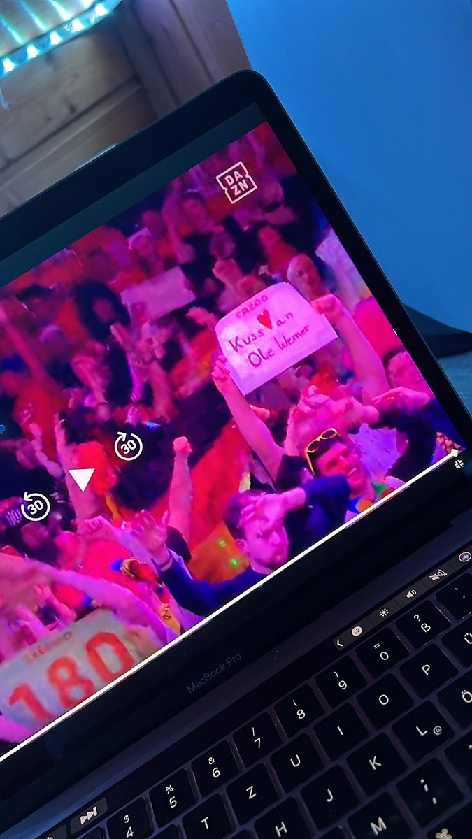 Mehr muss nicht gesagt werden. Ole Werner ❤️ #dartzn #werderbremen #bremen