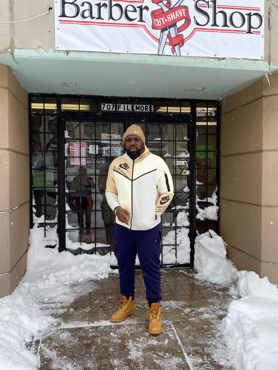 This is Craig Elston.

When the blizzard struck Buffalo, he opened up his barbershop for anyone who needed it.

Fifty people came into his shop to stay warm, charge their phones, and find shelter.

Know his name.