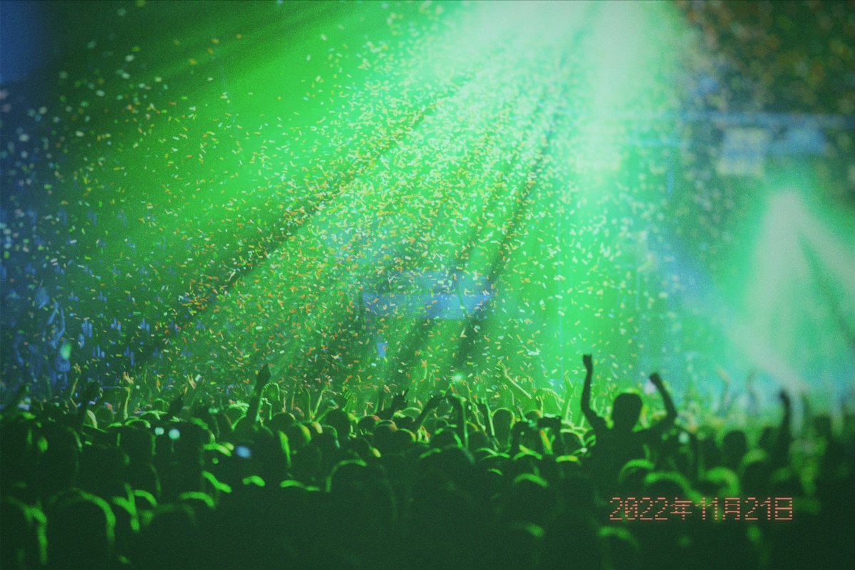 Did anyone get any concert tickets over the holiday season? 🎫 🎵 
Do you have any live shows you’re looking forward to this coming year? 

Let us know in the comments! 👇🏿 

#ConcertTickets #UpcomingShows #Music