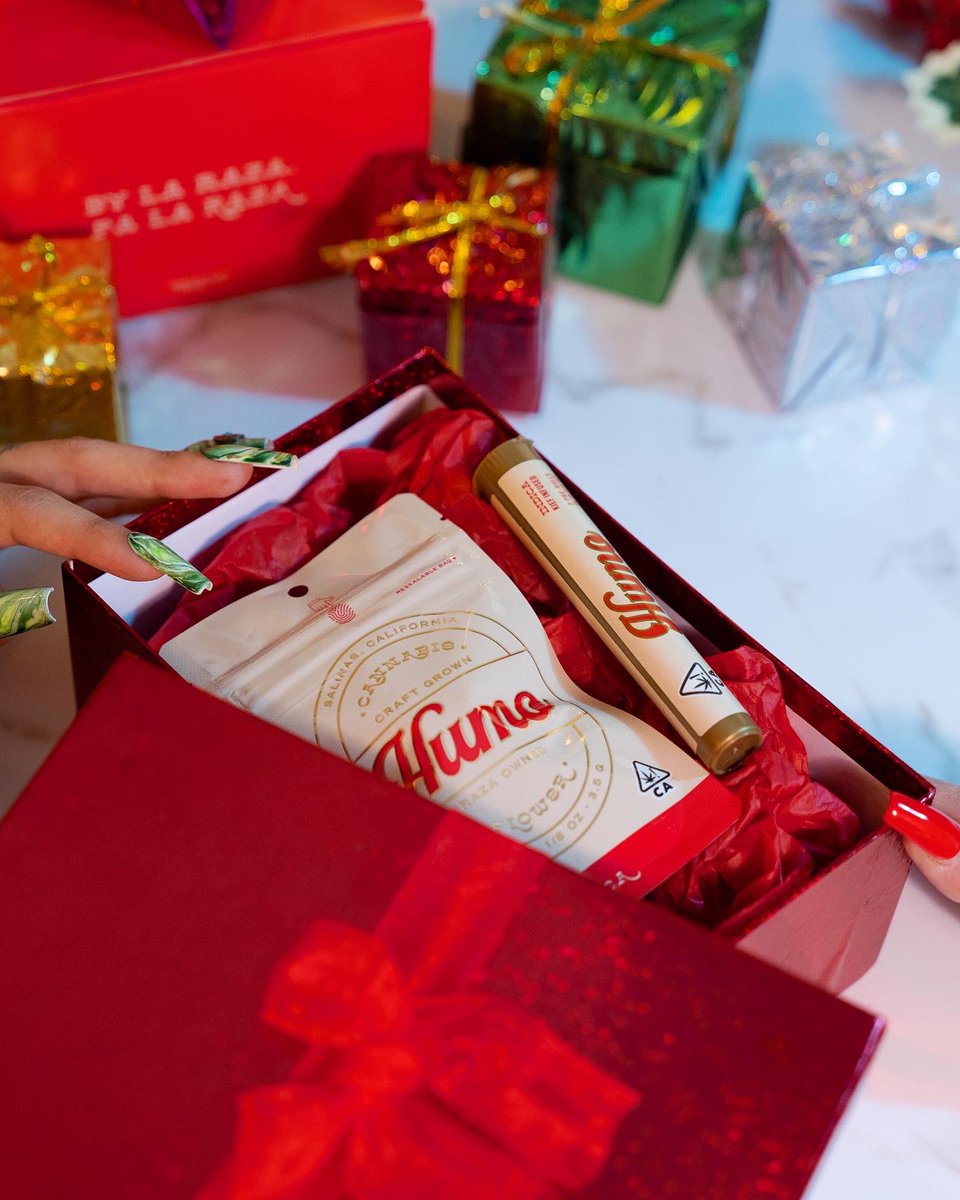 gethumo's tweet photo. Itโs never too late to give the gift they really want, Humo! ๐จ๐
Visit our store locator to find the shop closest to you: https://t.co/MvIIZ3bONe #getHumo https://t.co/d0KB99CGq3