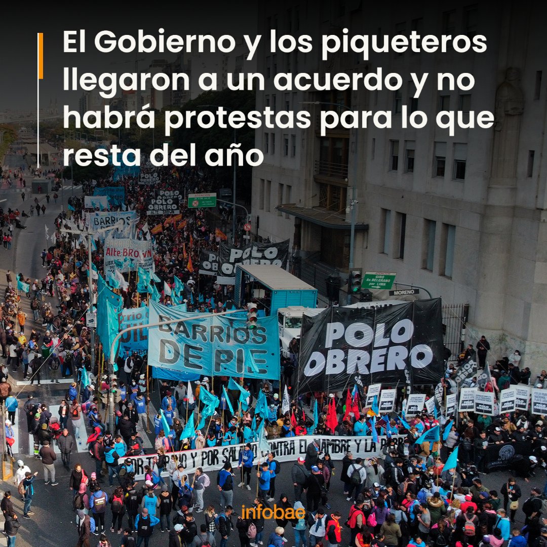 infobae's tweet photo. El Gobierno y los piqueteros llegaron a un acuerdo y no habrá protestas para lo que resta del año https://t.co/uluJYFABYO https://t.co/WmriHYYp8j