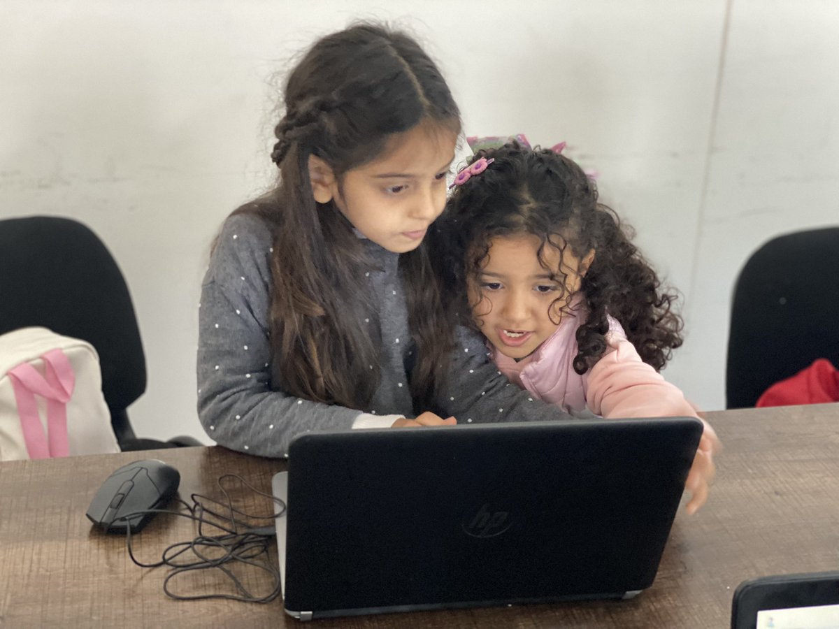 Najla_Missalati's tweet image. In the world we live in, it’s very crucial to teach kids about #ESaftey and keep reminding them how to stay safe on the internet, and the importance of being kind @freesoulxciv was great leading the session 💕 #OperationCode
@CanEmbLibya @Shecodes2018