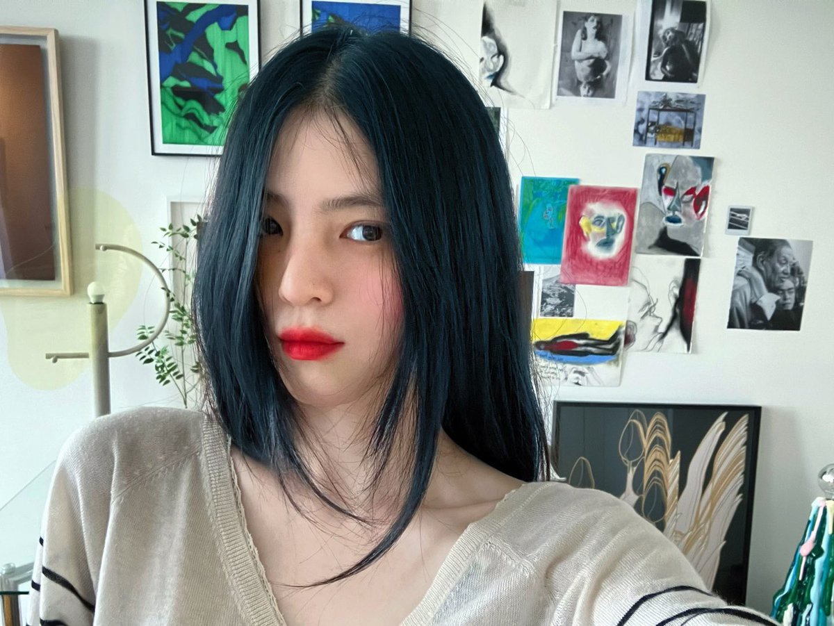 4hansohee's tweet photo. sohee and younjung both being artists, models and actresses who is doing it like them https://t.co/RQsZg47hGb