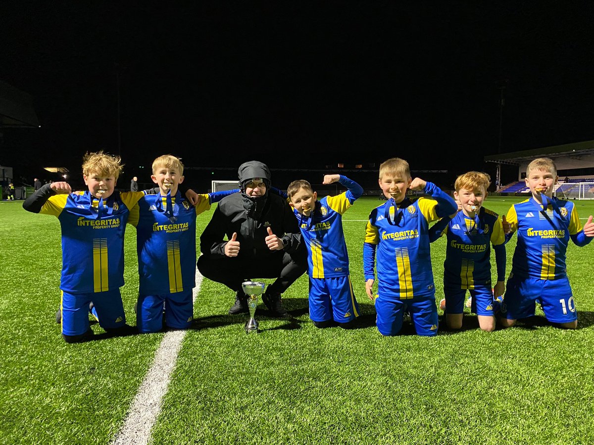 daniellekelly29's tweet photo. Well Done our boys today @u8_tigers 🐯🏆 @thesilkmen https://t.co/vciSsQaaEf