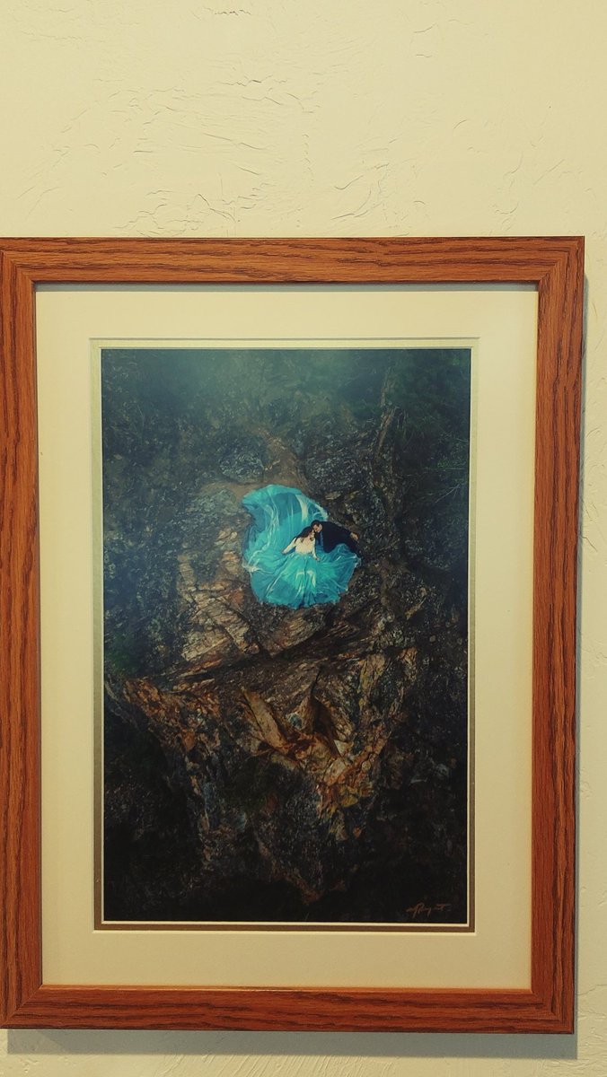 UrionJames's tweet image. We could not be more pleased with this product and company.  When our frame and mats arrived they were packed in the most sturdy and secure packaging we&apos;ve ever seen. The frame and mats are expertly and precisely made Thank you for setting the mark for excellence!
@FrameItEasy