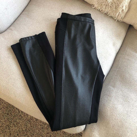 julieeley's tweet photo. So good I had to share! Check out all the items I'm loving on @Poshmarkapp #poshmark #fashion #style #shopmycloset #bcbgeneration #billabong #anthropologie: https://t.co/nOT6MjJDTD https://t.co/gfHMdkXp6l