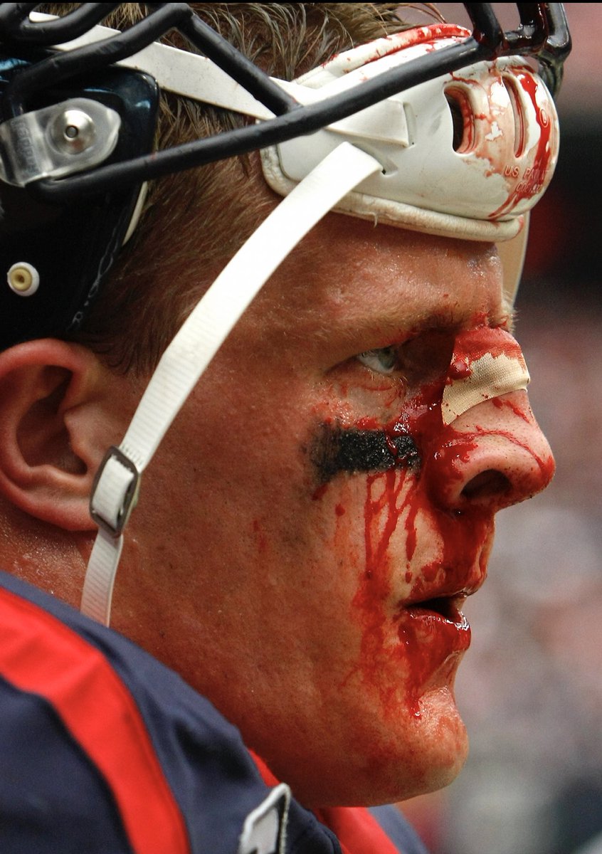 CodyJDuty's tweet photo. Hats off to J.J. Watt. He is an incredible player, and it was a pleasure/honor getting to photograph him and watch him play. #JJWatt #retirement #gamechanger https://t.co/nxV9GXRVVB