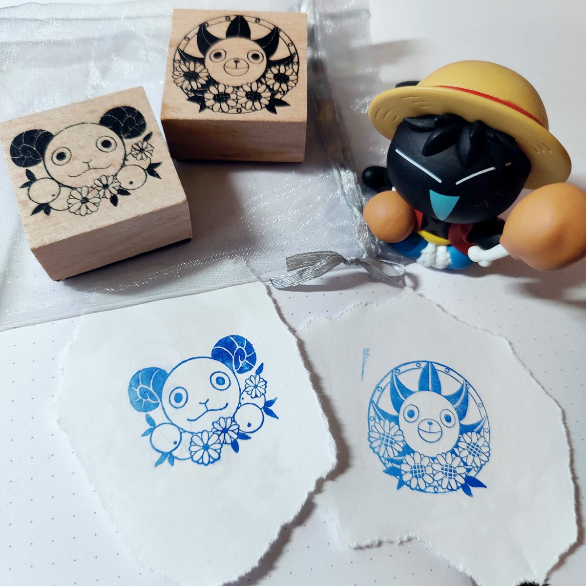 One Piece Stationery 💙 
Going Merry and Thousand Sunny stamps I drew for @onepieceplanner​ ✨

Thank you for getting a pair! I hope they will add some fun to your planner and journals~