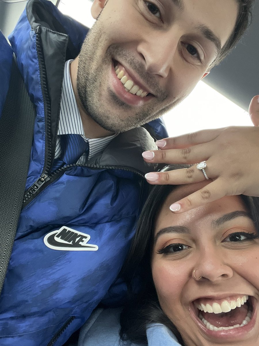 alejxndrita's tweet photo. In an unexpected turn of events, 5-in-1 shampoo guy and I are getting married! https://t.co/wNwtO2JWh1