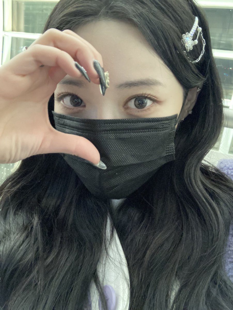 thinkharam's tweet photo. kuromi vibes <3 https://t.co/7Gp57r7Umy