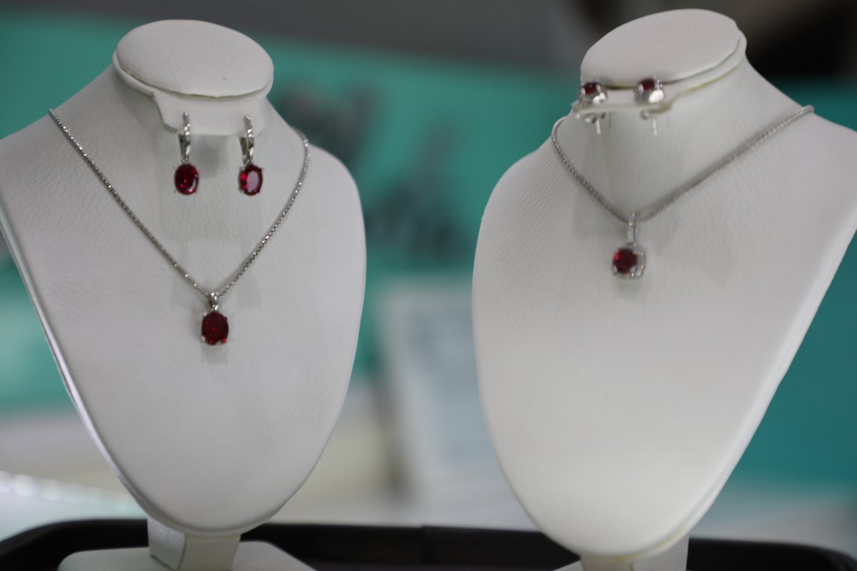 proceresgt's tweet photo. Encuentra la joyería que necesitas en Mar de Plata, y regala en este Año Nuevo algo inolvidable. 💎

#LosProceres #temporadaderegalos #Joyas #MardePlata #accesorios https://t.co/nsuxxa6794