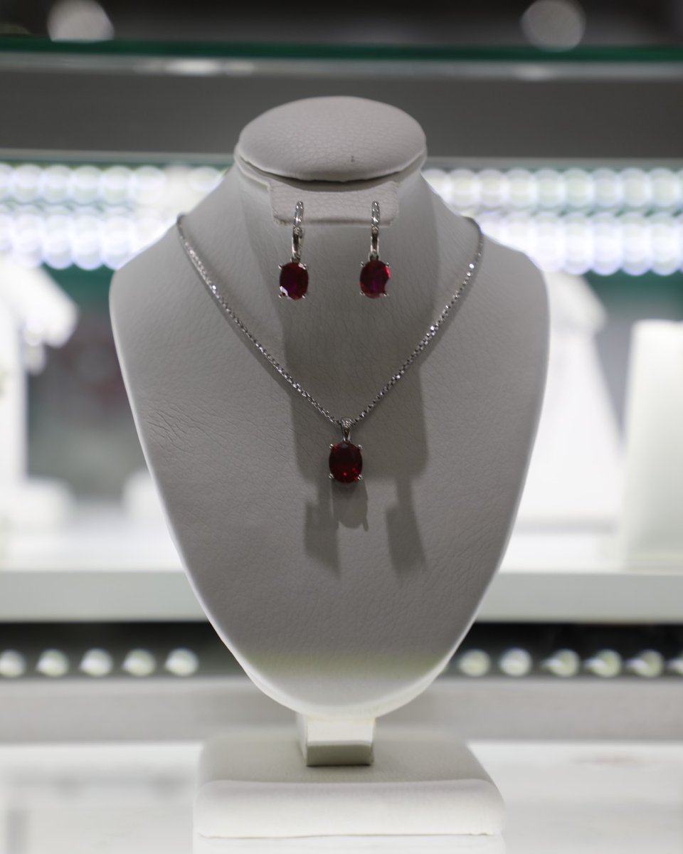proceresgt's tweet photo. Encuentra la joyería que necesitas en Mar de Plata, y regala en este Año Nuevo algo inolvidable. 💎

#LosProceres #temporadaderegalos #Joyas #MardePlata #accesorios https://t.co/nsuxxa6794