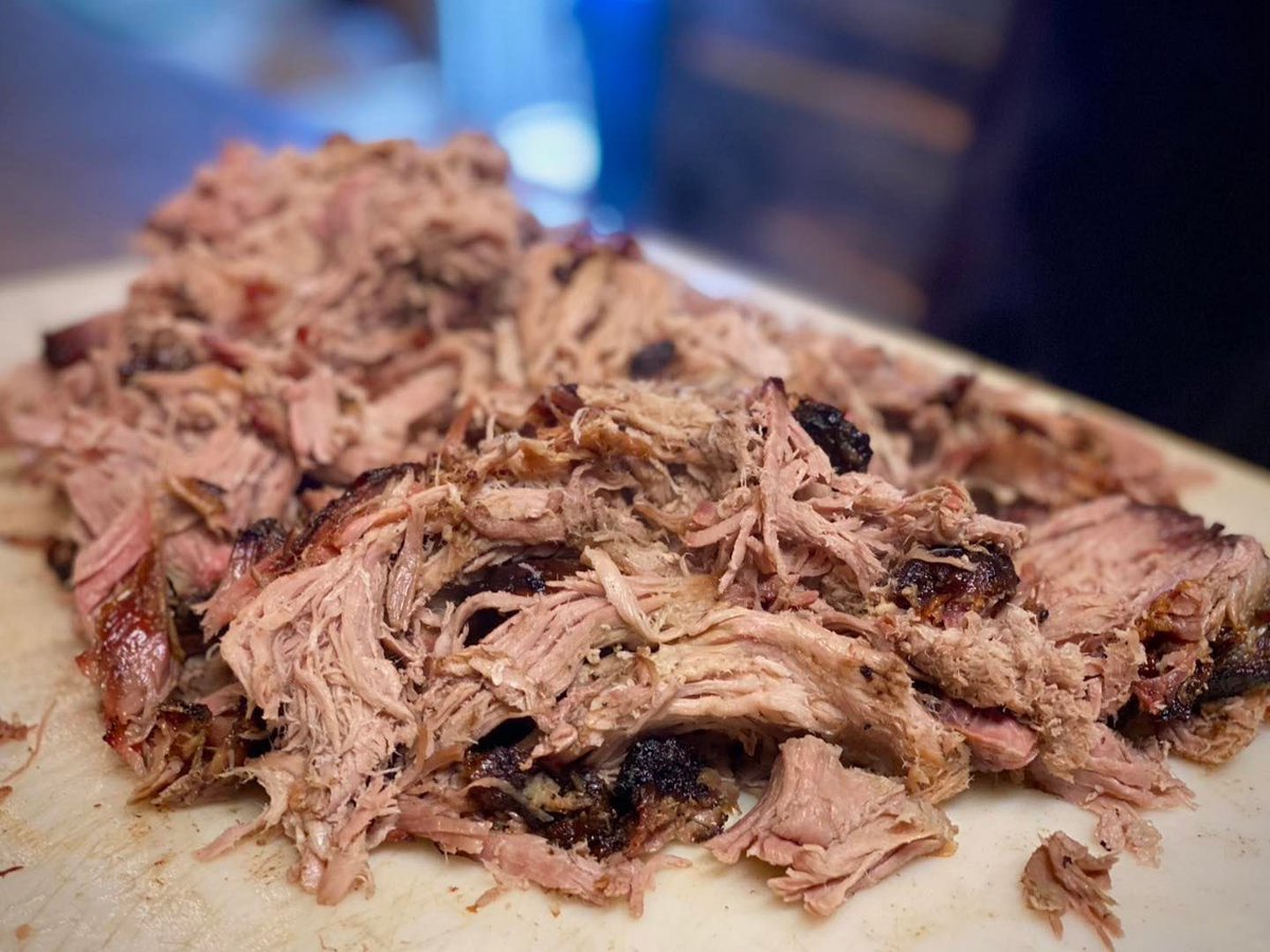 red_state_bbq's tweet photo. Did you know we sell our meat by the pound?
Order our pulled pork, chicken, or brisket to pair with your favorite sides. Dine with us or call 859-233-7898*1 for carry out! ๐
#sharethelex #familymeal #kybbq https://t.co/InIPMic0BG