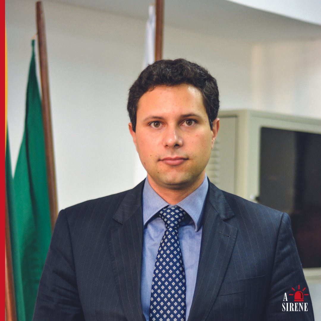 JornalASirene's tweet photo. Na coluna "Direito de entender - Educação Financeira", o promotor de justiça Guilherme Meneghin conta um pouco do que foi ensinado em palestra.
Leia o texto na íntegra 🚨
https://t.co/QC52Wj3e8R
#jornalasirene #paranaoesquecer #educacaofinanceira #reparacao #direitodeentender https://t.co/agfd1gT9J1
