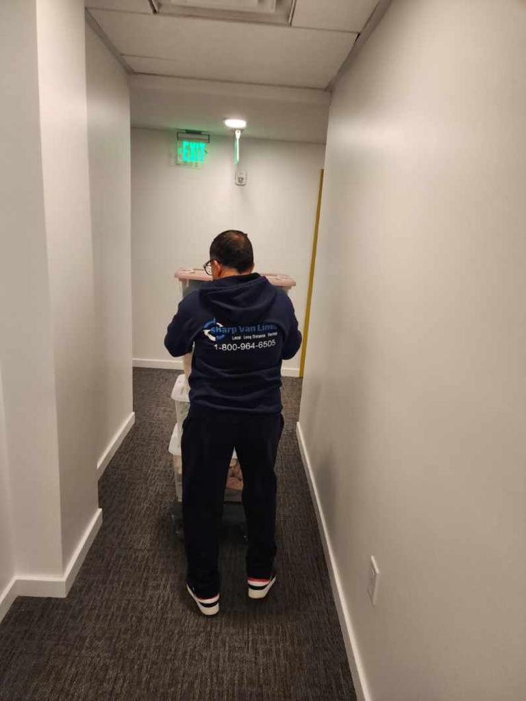 sharpvanlines's tweet image. Large, bulky mattresses, full size heavy fridges, narrow doorways and stairs? Don't worry, we at #SharpVanLines know exactly how to handle such things safely and on time  👍 
#movingestimates #movingcompanies #packingservice ☃️
#movingquotenj 🏆
#movingcompanyedisonnj