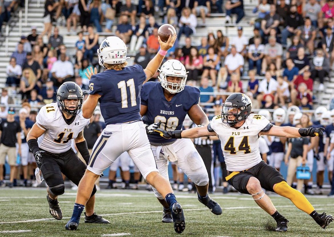 KeimTimeFB's tweet photo. We’re closing in on a new year….here come the Lutes !! Let’s Go ‘23’s ! 🔥💨🏈 #GoLutes #FastFierce #AttackTheLaunchPoint #Finish #SqueezeTheAirOut #CharacterInAction #Choice #PLURocks #ClearMindsFastLegs https://t.co/zQbO5gpCkh