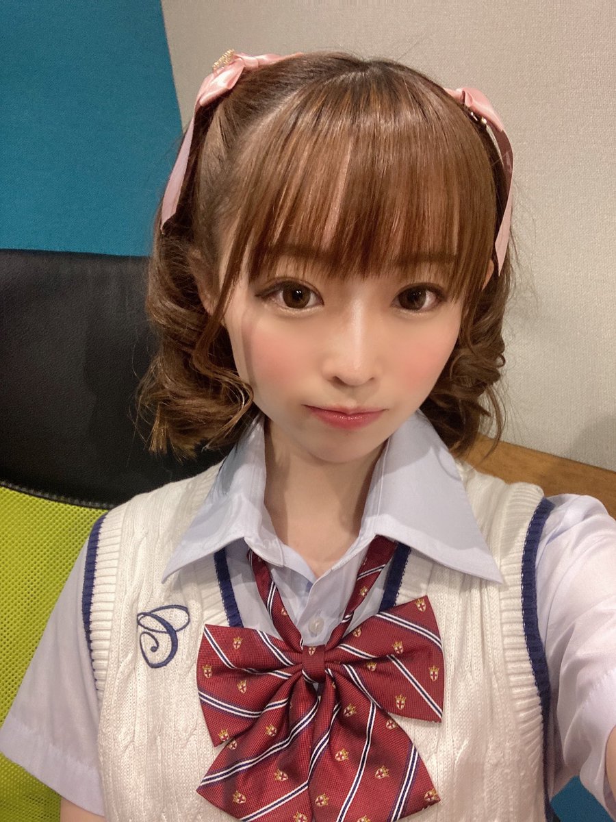 riria_mabu's tweet photo. おはようございます☀️
今日も1日頑張りましょう♪✨️

昨日は色んなことがありすぎて力が抜けちゃったのか、そのまま寝落ちしてしまい、今起きました🥹今まだメイクしたままだし、Twitterも作ってなかったし、、、😭

今日これから予定あるので急いで準備してきます🥹🥹

今日も頑張る！！！ https://t.co/2IDNtRQ9mI