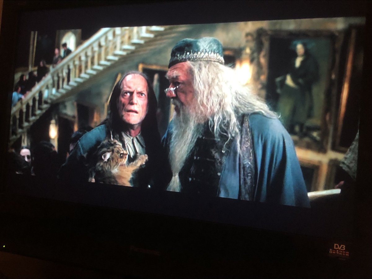 JoserraMarcaida's tweet photo. Velázquez’s ‘Aesop’ featured as part of the decoration of Hogwarts Castle in the film ‘Harry Potter and the Prisoner of Azkaban’ - nice detail! https://t.co/B62BpA2puT