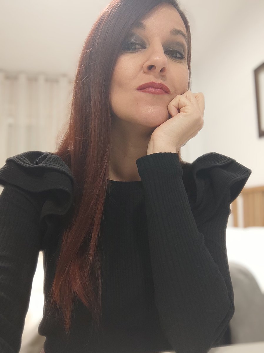 NeusAth's tweet photo. Observando como se va el 2022  #hastaluegomaricarmen #hello2023 #gracias2022 #ganasinfinitas https://t.co/XfQdluCmYC
