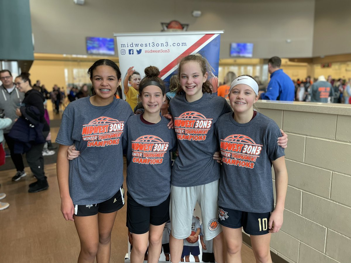 jmkopetka's tweet photo. Champs!  @Midwest3on3 @OMGBAHoops https://t.co/bpXC7ARMEj