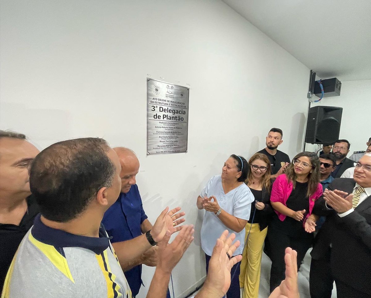 taveirarn's tweet photo. 👮🏻‍♂️ A nova Delegacia de Plantão já é uma realidade em Parnamirim. Inauguramos nesta quarta-feira, dia 28, no Vida Nova, às instalações de mais um importante equipamento que reforçará à Segurança Pública em nossa cidade.

E em 2023 o trabalho continua! ✅

#Gestão #Eficiente https://t.co/nGONhH14J4