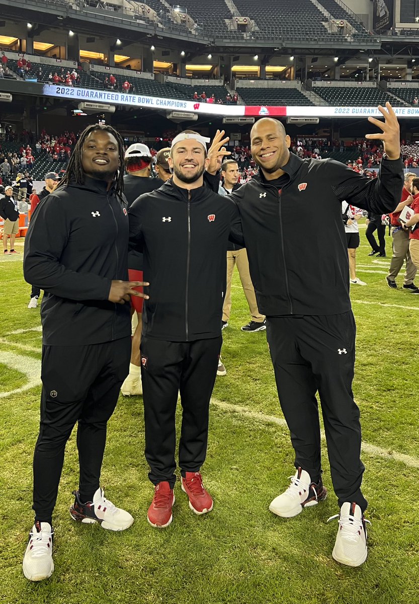 WilderCollin's tweet photo. It was a true blessing to be a part of this staff and be a part of this season with all of these great people. Short lived, but lived to the fullest. Wisconsin will forever have my heart! https://t.co/GVmefOmPbA