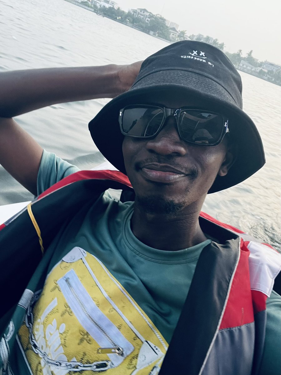 LawalTobiPedro's tweet photo. 18th birthday! 🎉

Say a prayer for me! https://t.co/7OfjDw2DLe