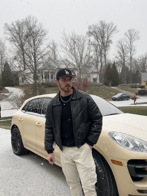 giddy up https://t.co/r38oFjzg4G