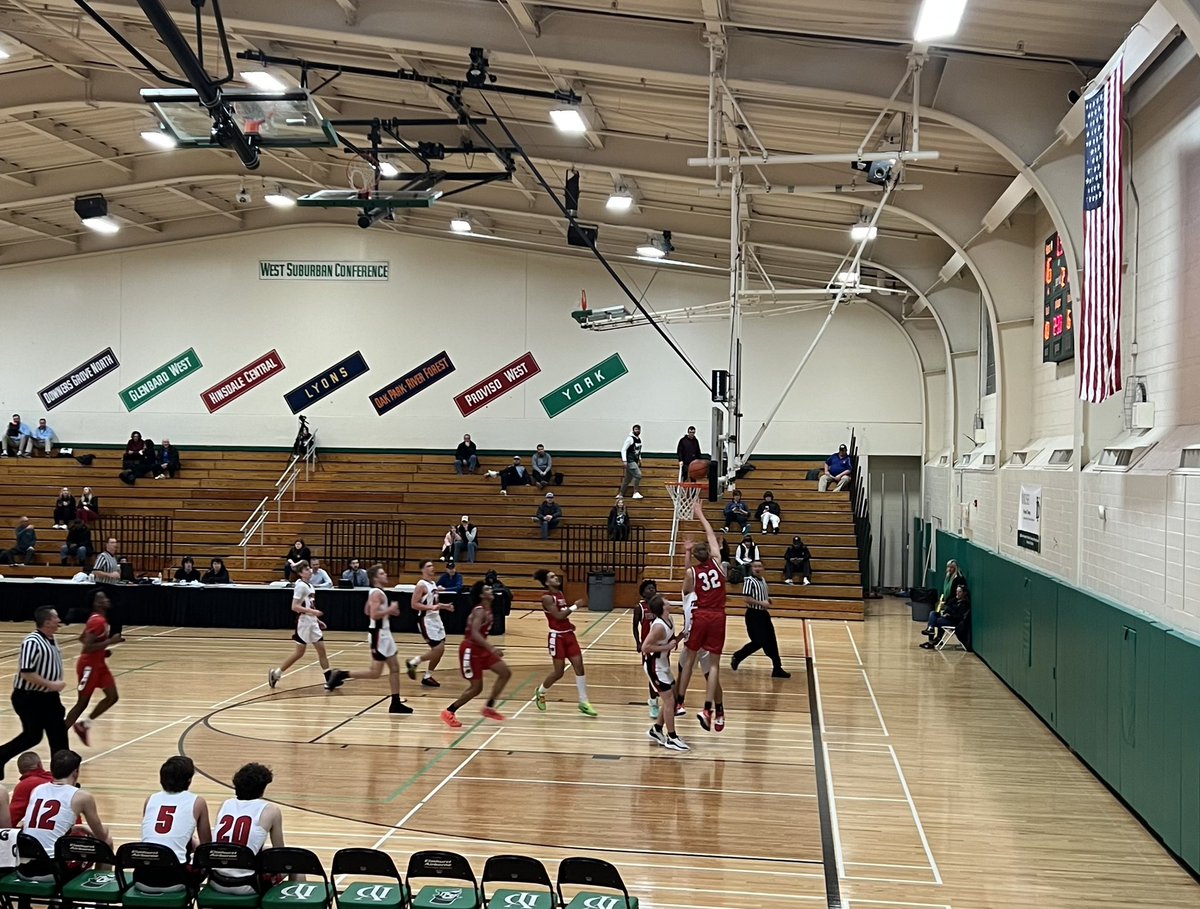 Great first half from <a href="/YorkvilleBB/">Foxes Basketball</a> at the <a href="/JackToshHC/">Jack Tosh</a>! 🦊 <a href="/YHSAthletics115/">Yorkville Foxes</a>