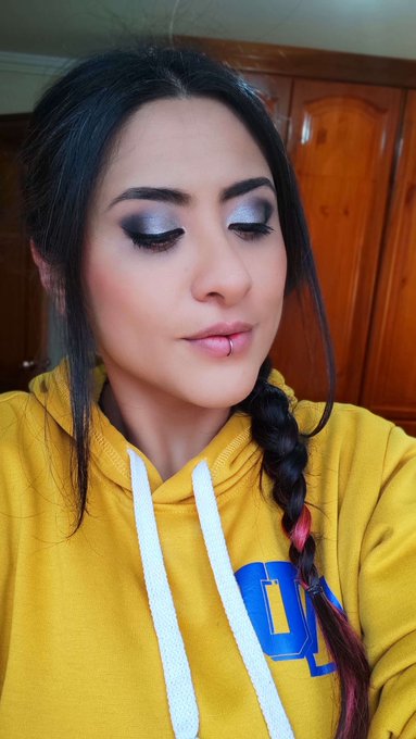 My makeup for tonight, what do you think??? #streamergirl #camgirl https://t.co/GTjzwSBqnM<a href="/tag/streamergirl"class="tags">#streamergirl</a><a href="/tag/camgirl"class="tags"><span>#camgirl</span></a>