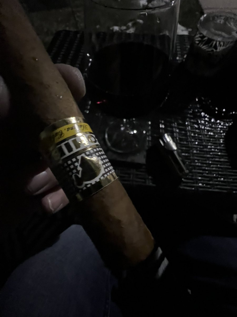 JSmeds424's tweet photo. Finally enjoying it… #cuban #cigars https://t.co/vvK9xpkwQF