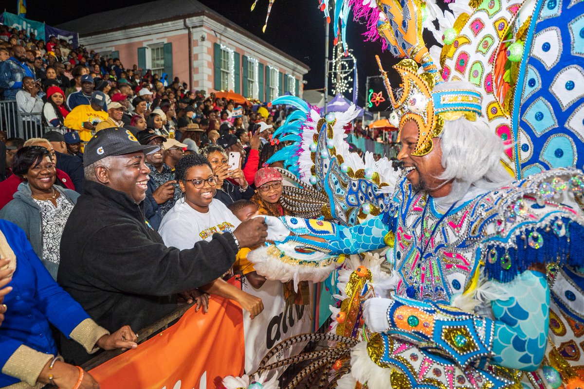 opmthebahamas's tweet photo. Rain or shine, nothing can stop Bahamians from joining together to celebrate Junkanoo on Boxing Day. It was a triumph to welcome back this important part of our culture once again. https://t.co/mycFLsThRX