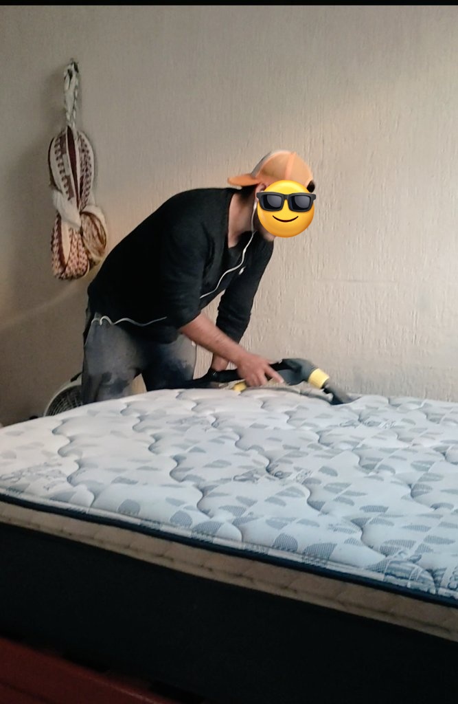 Mirosla87739922's tweet photo. Dios miooo! Vino un chico a lavarme el colchón y está lo que le sigue de hermoso, será prudente mostrarle de más a ver qué pasa!? Me veré mal si le pido su número? No es uno de mis seguidores de casualidad?🥺 A ese si le acepto un palo me gusta y si es coqueto que hago?🫣 https://t.co/BYQMSUmeWt