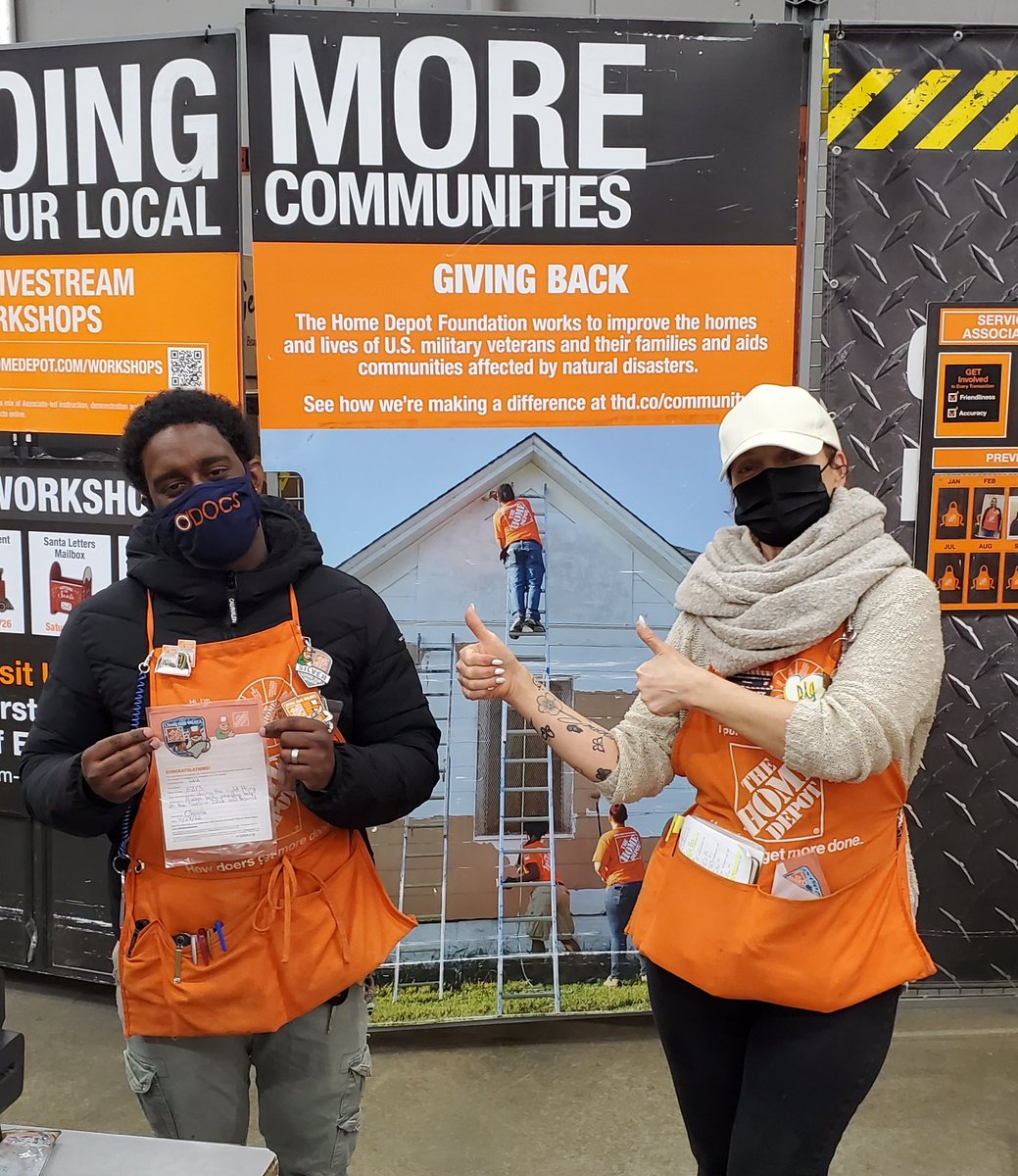 Give them credit at due time ! Thank you <a href="/PeterNastu/">Peter Nastu</a> and Taw for always having my back at #closingshift #cxm #alwaysbeclosing #retail  #apreciate <a href="/hmalak/">Sam</a> <a href="/kelly_presti/">Kelly Presti</a> <a href="/gerrymate1/">gerrymate</a> <a href="/HBullard13/">Harold Bullard</a>