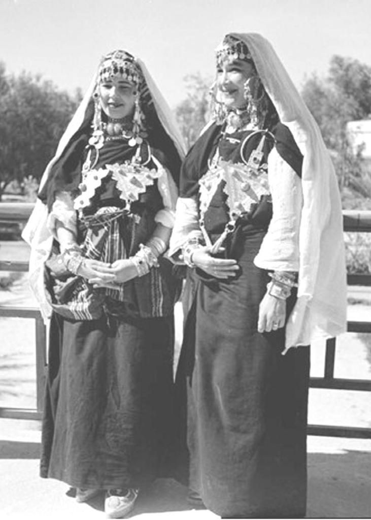 kaftanstories's tweet photo. Some old pictures of Amazigh people of Morocco ❤🇲🇦 https://t.co/BQWX9POoUP