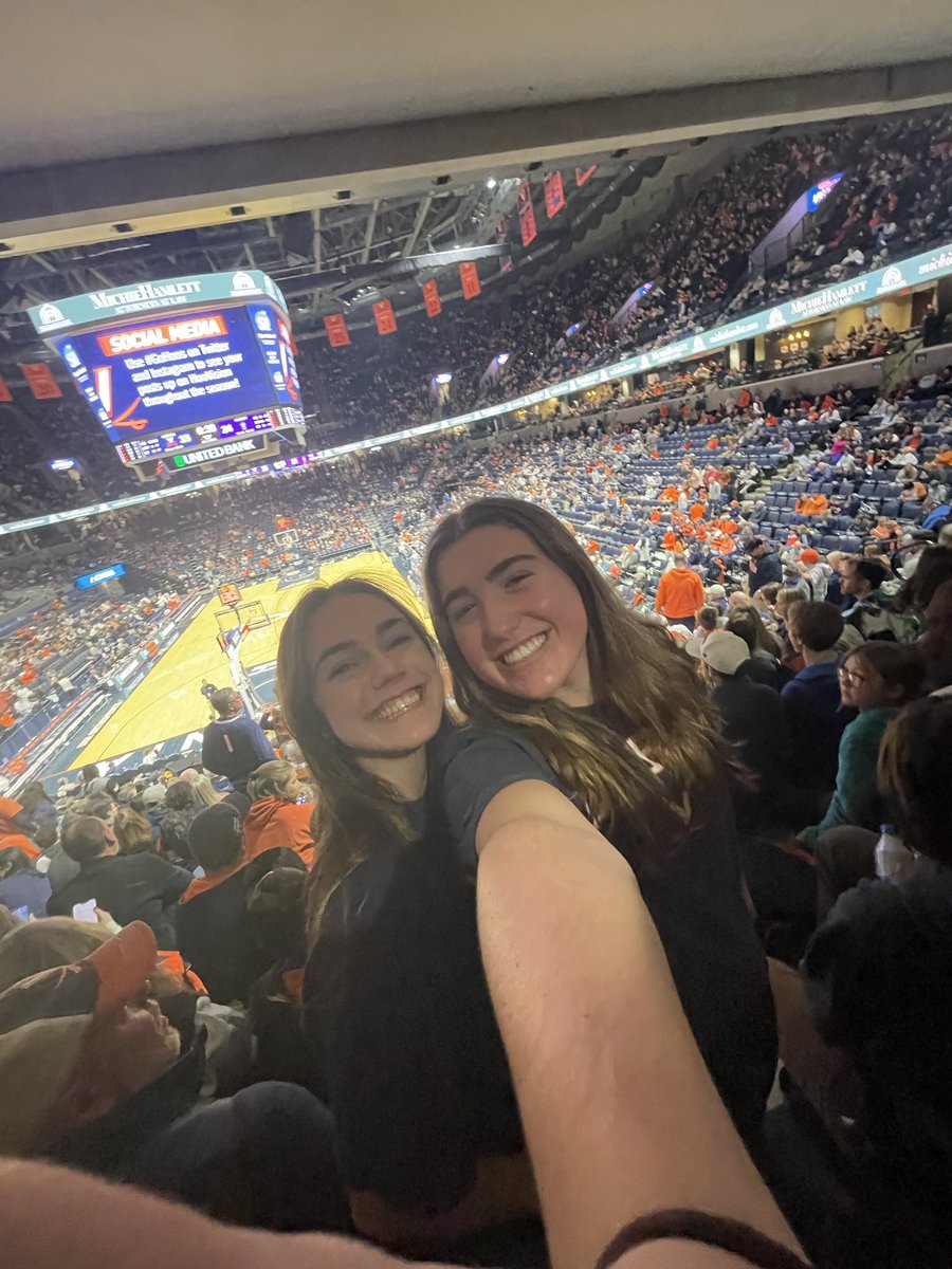 GraceBelden's tweet photo. Cheesin for Vander Plas
#Gohoos https://t.co/xZZlxE4dJ0