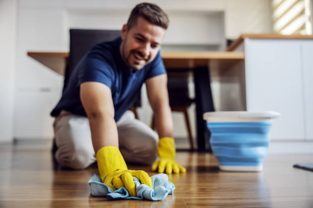 NaturesTouch's tweet photo. Using the wrong chemicals on your hardwood floors can strip the finish &amp; damage the natural wood underneath! It is crucial you use the right products to maintain the shine &amp; appearance of your flooring. For other mistakes &amp; how to avoid them, click here https://t.co/pOMrAitPSj https://t.co/arjibJej3c